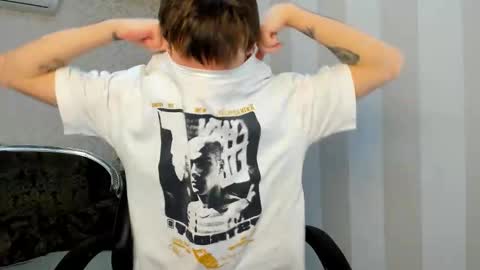 dearboyy_ online show from February 26, 2026, 8:08 pm