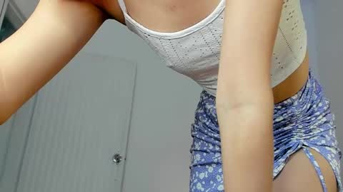 Snapshot of dearmilu28 chatting on February 12, 2025, 4:11 pm dearmilu28 online show from February 12, 2025, 4:11 pm