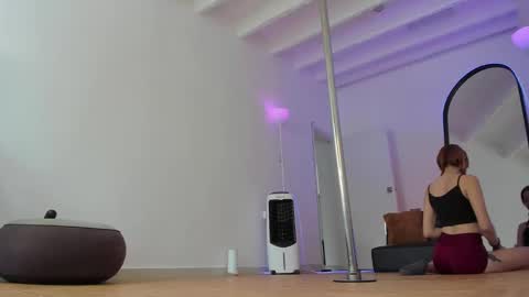 Snapshot of dearmilu28 chatting on March 6, 2025, 3:45 pm dearmilu28 online show from March 6, 2025, 3:45 pm