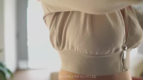 Snapshot of dearnina chatting on November 10, 2025, 12:15 pm NINA 30OFF online show from November 10, 2025, 12:15 pm