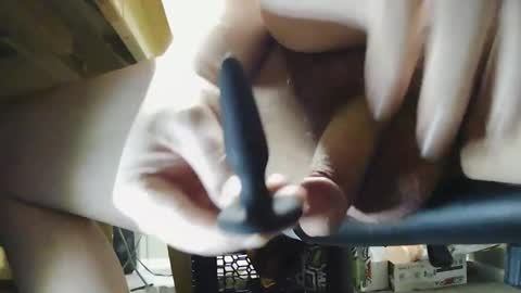 Snapshot of deathnite827 chatting on January 5, 2025, 7:39 pm DK814 online show from January 5, 2025, 7:39 pm