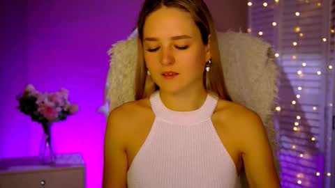 Debora online show from November 24, 2025, 8:14 am