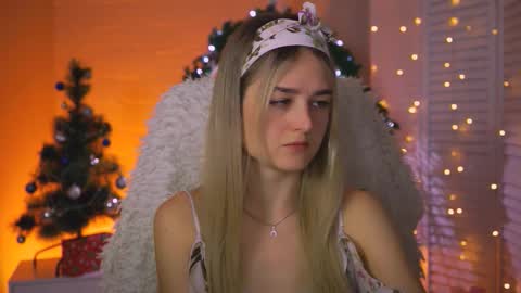 Debora online show from December 19, 2025, 3:35 am