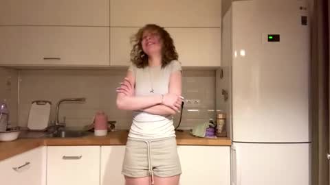 Snapshot of deboramcdonnall chatting on January 18, 2026, 5:17 pm Hello My name is Sarah im new model here and little but shy. online show from January 18, 2026, 5:17 pm