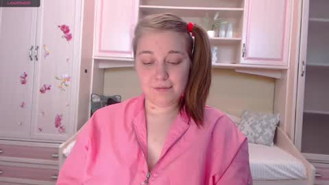 Snapshot of debramust chatting on December 22, 2024, 4:48 pm debramust online show from December 22, 2024, 4:48 pm