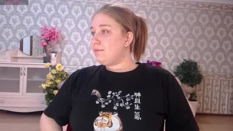 Snapshot of debramust chatting on January 2, 2025, 10:33 pm debramust online show from January 2, 2025, 10:33 pm