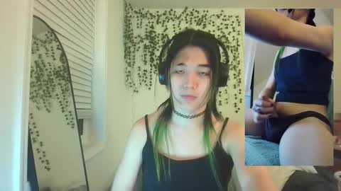 Snapshot of deciduousdoll chatting on October 19, 2025, 6:03 am deciduousdoll online show from October 19, 2025, 6:03 am