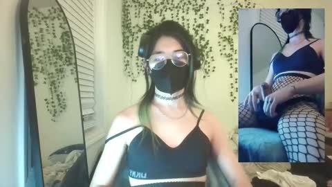 Snapshot of deciduousdoll chatting on November 5, 2025, 11:49 pm deciduousdoll online show from November 5, 2025, 11:49 pm