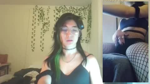 Snapshot of deciduousdoll chatting on November 23, 2025, 6:35 am deciduousdoll online show from November 23, 2025, 6:35 am