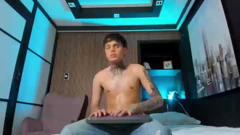 declan_fox online show from September 20, 2025, 4:35 am