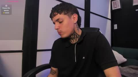 declan_fox online show from October 9, 2025, 1:53 pm