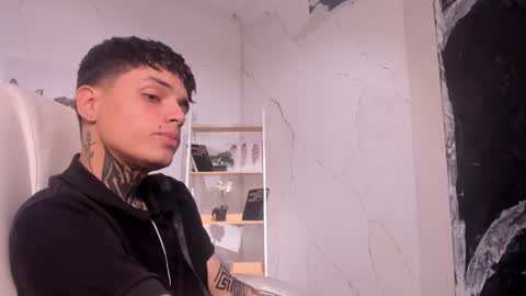 declan_fox online show from November 3, 2025, 4:36 am