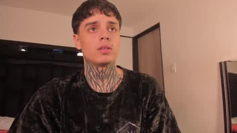 declan_fox online show from November 7, 2025, 4:01 am