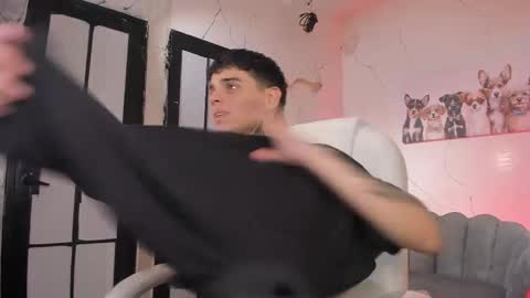 declan_fox online show from November 9, 2025, 4:22 am