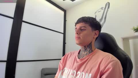 declan_fox online show from November 12, 2025, 5:08 am