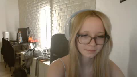 Amanda online show from May 27, 2026, 7:55 pm
