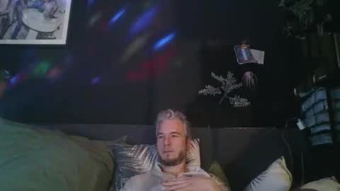 Snapshot of deebo1987 chatting on December 28, 2024, 11:59 pm Deen online show from December 28, 2024, 11:59 pm