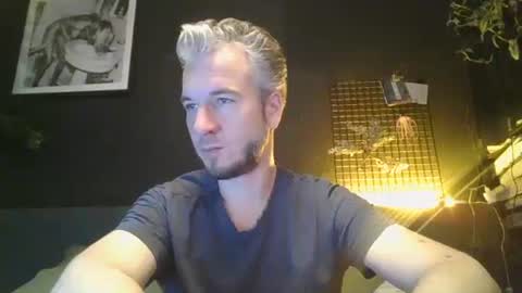 Snapshot of deebo1987 chatting on December 30, 2024, 7:11 pm Deen online show from December 30, 2024, 7:11 pm