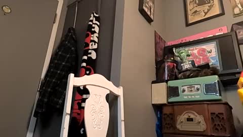 Snapshot of deedeequeen420 chatting on March 3, 2025, 9:33 am deedeequeen420 online show from March 3, 2025, 9:33 am