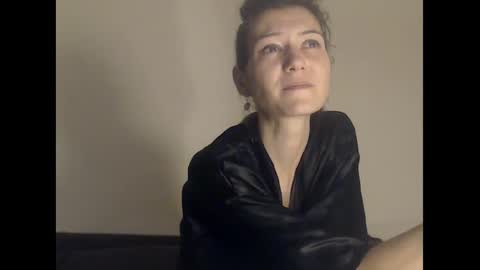 Deelightfull online show from December 4, 2024, 6:28 pm