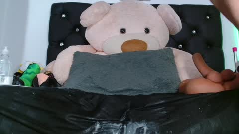 Selena online show from December 11, 2024, 8:28 pm