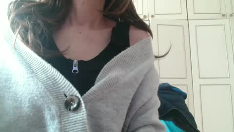 KamiDevi online show from April 10, 2026, 11:48 am