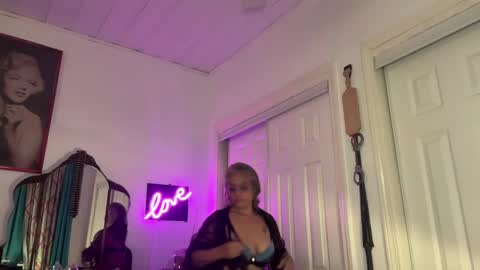 Tori online show from September 25, 2025, 2:26 am