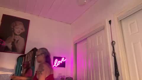 Tori online show from September 26, 2025, 4:16 am