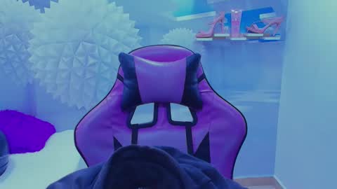 Snapshot of deiby_baby chatting on November 18, 2025, 9:19 pm DEIBY online show from November 18, 2025, 9:19 pm