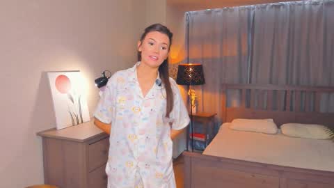 Laura online show from March 25, 2026, 7:14 am