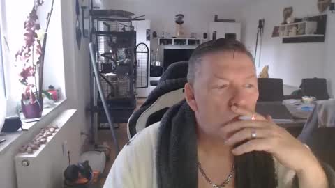 Snapshot of deinprinz2312 chatting on November 17, 2025, 7:25 am deinprinz2312 online show from November 17, 2025, 7:25 am