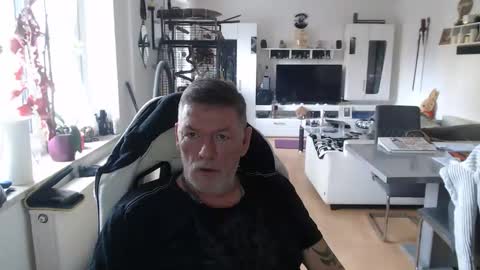 deinprinz2312 online show from February 19, 2026, 11:06 am