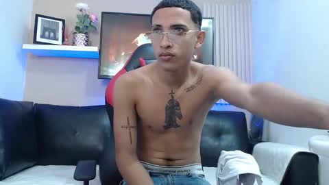 Snapshot of deiv2_ chatting on November 15, 2025, 10:04 pm deiv2_ online show from November 15, 2025, 10:04 pm