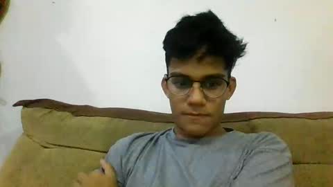 deivi_colins online show from October 19, 2025, 6:47 am