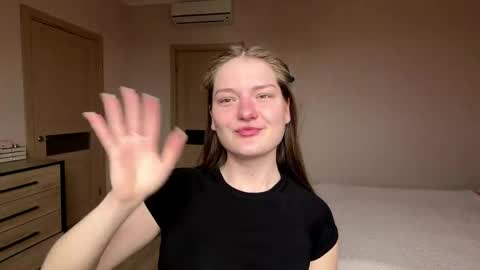 Mila online show from April 2, 2026, 12:25 pm