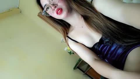 Snapshot of deliciously_sophie chatting on April 21, 2026, 2:51 am Sophie online show from April 21, 2026, 2:51 am