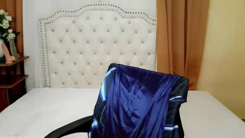 Snapshot of deliciously_sophie chatting on May 18, 2026, 4:07 am Sophie online show from May 18, 2026, 4:07 am