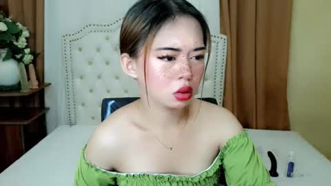 Snapshot of deliciously_sophie chatting on May 27, 2026, 3:47 am Sophie online show from May 27, 2026, 3:47 am