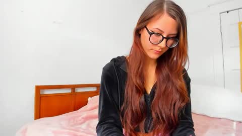 Snapshot of deliciousnoni chatting on November 7, 2025, 7:03 pm deliciousnoni online show from November 7, 2025, 7:03 pm