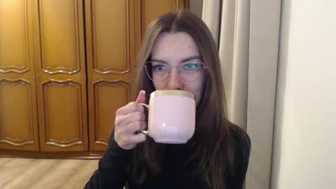 Aurora online show from October 24, 2025, 5:26 am