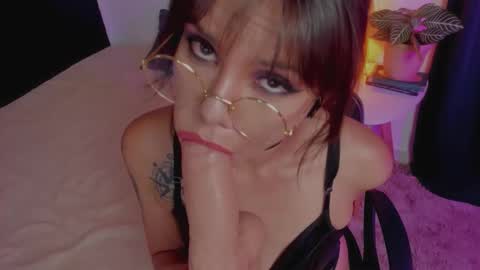 Delilah online show from November 21, 2025, 5:17 am