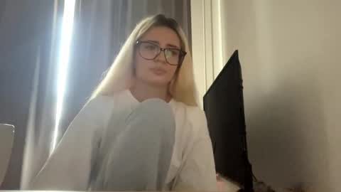 Amelia online show from May 23, 2026, 5:23 am