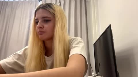 Amelia online show from May 24, 2026, 1:05 pm