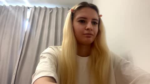 Amelia online show from May 26, 2026, 1:07 pm
