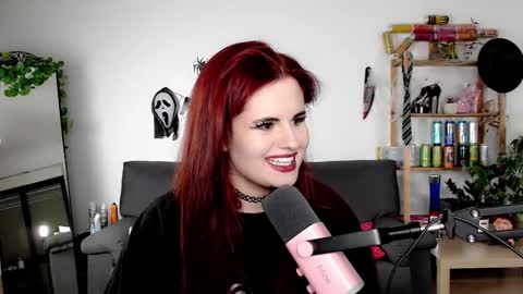 dellacrush_ online show from October 11, 2025, 5:33 pm