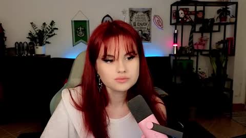 dellacrush_ online show from February 9, 2026, 6:56 pm