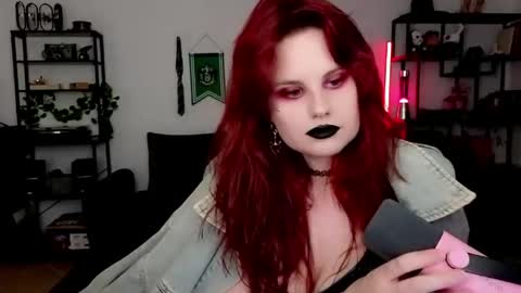 Snapshot of dellacrush_ chatting on May 9, 2026, 5:51 pm dellacrush_ online show from May 9, 2026, 5:51 pm