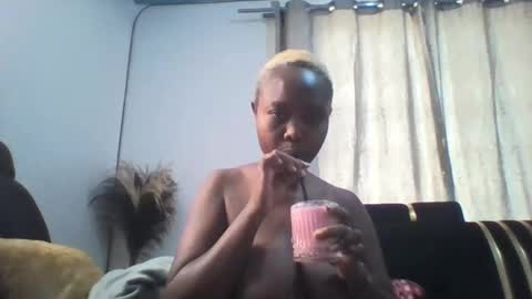 dellarine517299 online show from January 8, 2026, 8:16 am