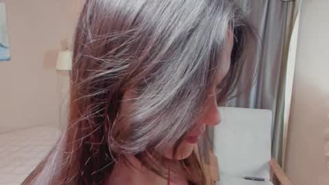 delsietarpley online show from December 1, 2025, 11:15 am