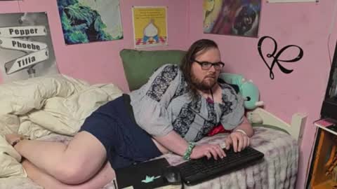 Snapshot of delta_0042 chatting on April 10, 2026, 1:27 pm Delta online show from April 10, 2026, 1:27 pm